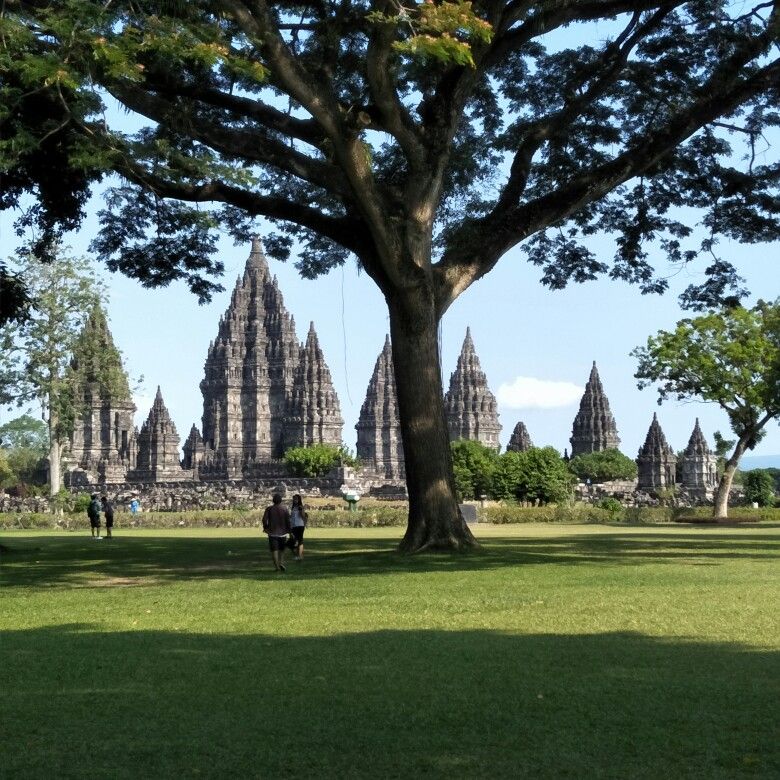 Temple tour Java
